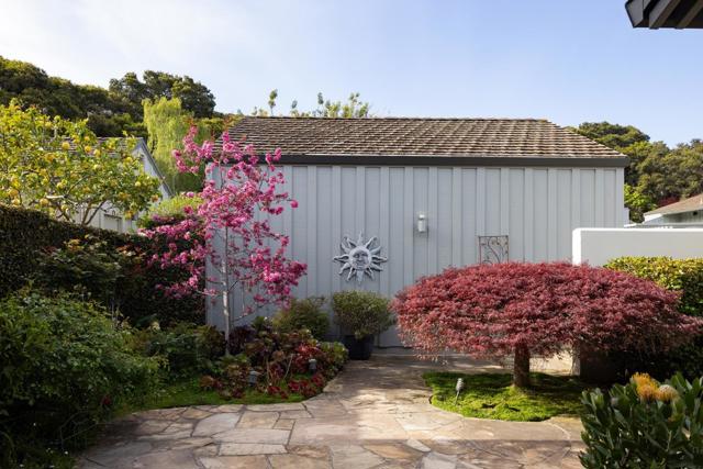 28092 Barn Way, Carmel CA: https://media.crmls.org/mediaz/d7873686-fa2c-43c5-a834-34e7173b3710.jpg