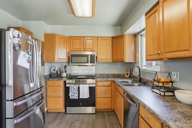 2048 Southwood Drive, Vacaville CA: https://media.crmls.org/mediaz/d7875058-3d70-4569-95bb-436f7e387fb8.jpg