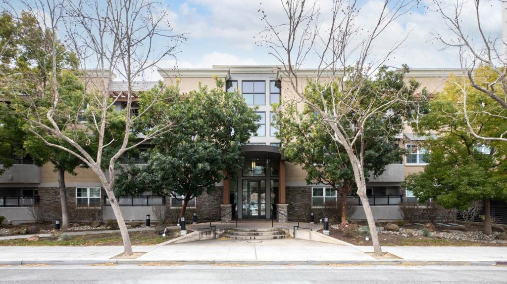 4388 El Camino Real #130