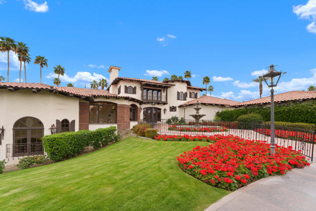 179 Las Lomas, Palm Desert CA: https://media.crmls.org/mediaz/d7880485-ef8b-4fb1-bb3a-9e343db28236.jpg