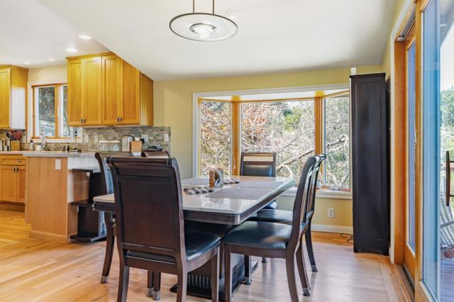 514 Live Oak Lane, Redwood City CA: https://media.crmls.org/mediaz/d7882b08-b27b-4546-b688-30ed8d04e6bc.jpg