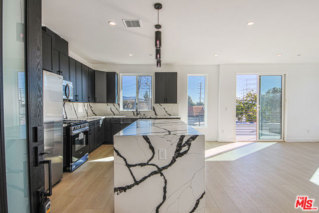 5709 Auckland Avenue, North Hollywood CA: https://media.crmls.org/mediaz/d7883793-81c7-4801-a68d-be5cdcf5e711.jpg