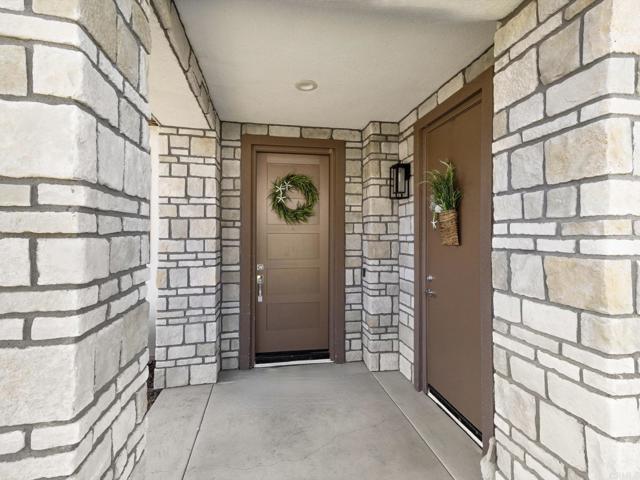 Detail Gallery Image 3 of 42 For 1858 Avocado Rd, Oceanside,  CA 92054 - 5 Beds | 3/1 Baths