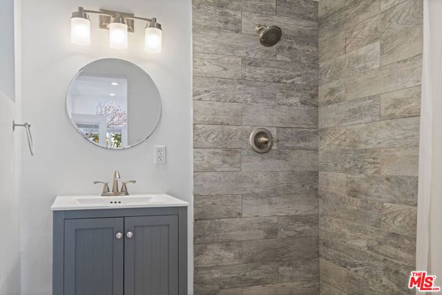 1212 Fernwood Pacific Drive, Topanga CA: https://media.crmls.org/mediaz/d788bf79-41f1-4eae-b0d1-fe8070a90a20.jpg