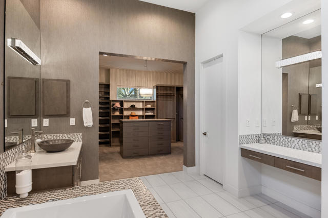 1 Via Merenda, Rancho Mirage CA: https://media.crmls.org/mediaz/d7891a2b-9067-40d9-bd84-d33f64a9f741.jpg