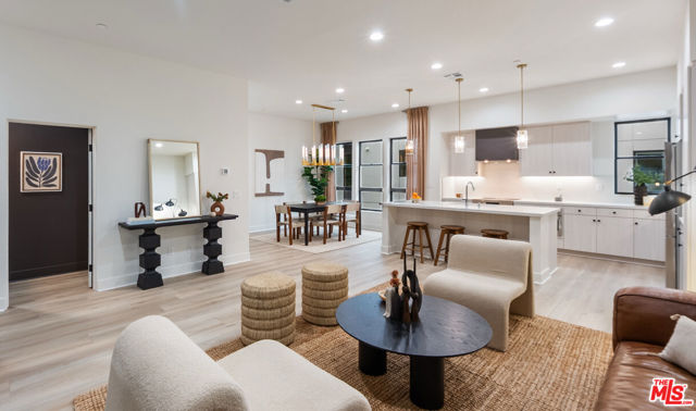 1320 W Cannon Drive, Los Angeles CA: https://media.crmls.org/mediaz/d7893f0c-5774-4d65-9f38-e633b977c5a1.jpg