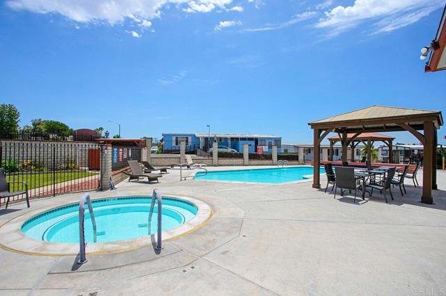 Detail Gallery Image 25 of 48 For 1506 Oak Dr #4,  Vista,  CA 92084 - 2 Beds | 2 Baths
