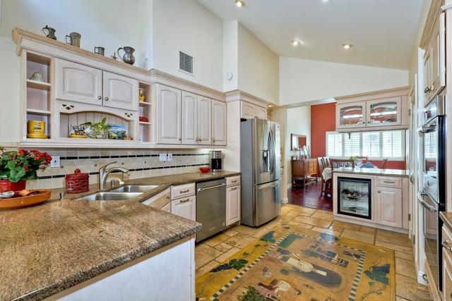 Image 11 of 44 For 10670 Canyon Lake Dr