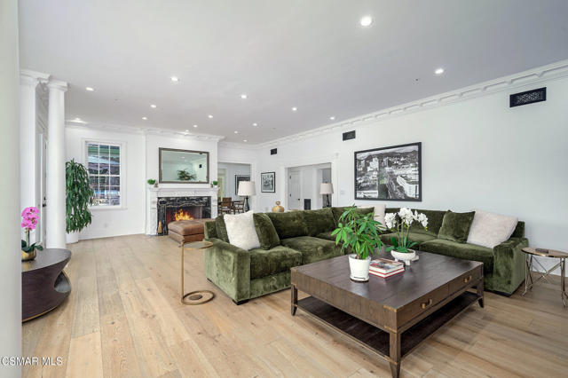 508 W Stafford Road, Thousand Oaks CA: https://media.crmls.org/mediaz/d78a4824-4854-4096-b5af-041cc7bdbdf2.jpg