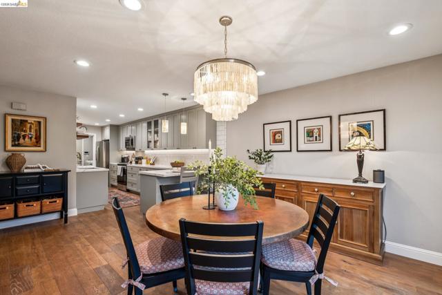 2090 Shady Creek Pl., Danville CA: https://media.crmls.org/mediaz/d78acc61-eede-4dc1-b93d-c9fc97ee2435.jpg