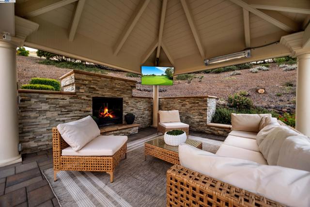 24 Timberview Ct., Danville CA: https://media.crmls.org/mediaz/d78b67f2-f3f1-4750-b0a3-a36227f2e6a9.jpg