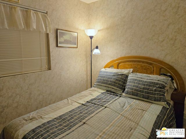 69490 Parkside Drive, Desert Hot Springs CA: https://media.crmls.org/mediaz/d78b7c95-f1a2-4e0f-a4c5-4045521a08a0.jpg