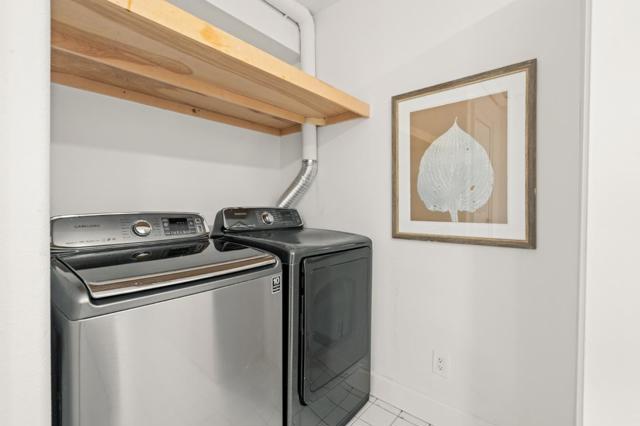 6 Zachary Court, Menlo Park CA: https://media.crmls.org/mediaz/d78bb3f8-28c6-4ba0-81b5-247e0c164de5.jpg