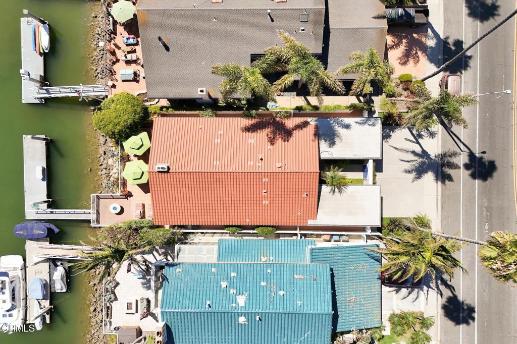 https://media.crmls.org/mediaz/d78dfdaa-0b34-4cc8-a3ce-56599a168c5d.jpg?preset=X-Large