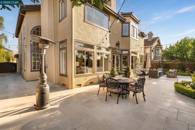 508 Zenith Ridge Dr, Danville CA: https://media.crmls.org/mediaz/d78e92df-5bc6-4bfb-9677-f7f894ae879f.jpg