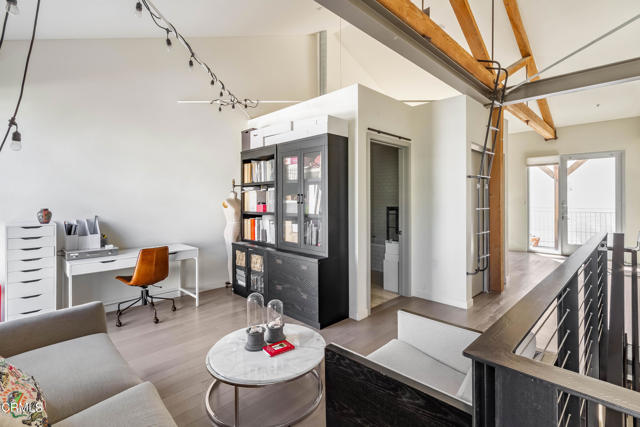 Detail Gallery Image 8 of 21 For 527 Molino St #108,  Los Angeles,  CA 90013 - 2 Beds | 1/1 Baths