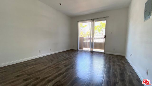 701 S Kingsley Drive, Los Angeles CA: https://media.crmls.org/mediaz/d790d63b-38f3-4d9f-96ce-b198f789d776.jpg