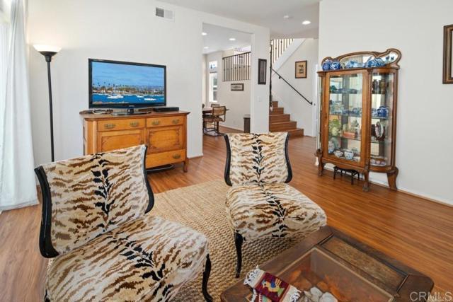 Detail Gallery Image 3 of 16 For 324 Park Way #3,  Chula Vista,  CA 91910 - 3 Beds | 2/1 Baths