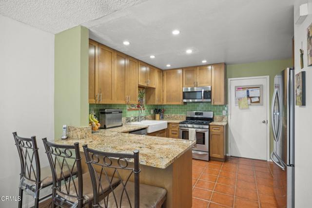 Detail Gallery Image 11 of 45 For 5041 Rhoads Ave #D,  Santa Barbara,  CA 93111 - 4 Beds | 2/1 Baths