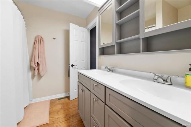 42729 Haupstrasse Drive, Big Bear CA: https://media.crmls.org/mediaz/d7937338-6ad3-4075-830f-022ca707c4d9.jpg