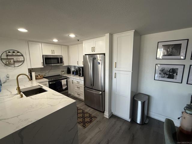 1514 7Th Ave, San Diego CA: https://media.crmls.org/mediaz/d793e0b0-8d65-4469-9130-fd1baa82002a.jpg