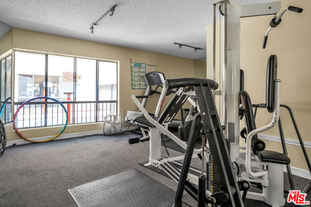 7300 Franklin Avenue, Los Angeles CA: https://media.crmls.org/mediaz/d79401de-4c76-4792-8b18-f607809f5d54.jpg