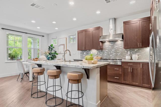 109 Avellino Way, Mountain View CA: https://media.crmls.org/mediaz/d794324b-7853-4ac9-8557-241953861b58.jpg