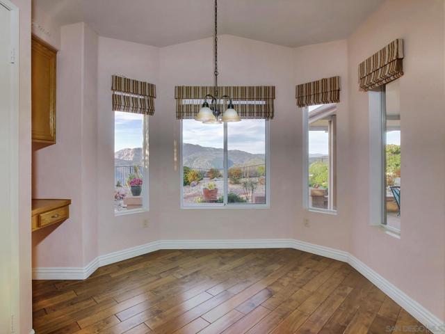 2338 LARKSPUR DR, Alpine CA: https://media.crmls.org/mediaz/d7949264-1535-4d38-9ffe-177d47395937.jpg