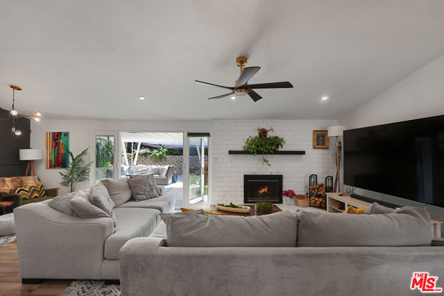 20756 Clarendon Street photo 5