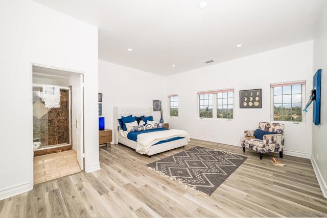 5 Rolling View Lane, Fallbrook CA: https://media.crmls.org/mediaz/d7951223-980b-411d-997e-fc8bb8e2012a.jpg