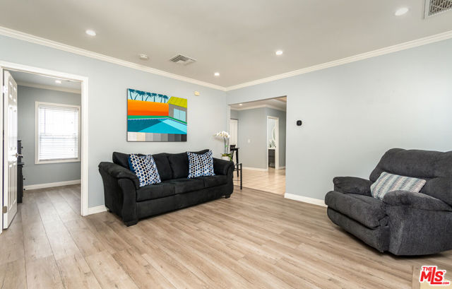 10307 Eldora Avenue photo 4