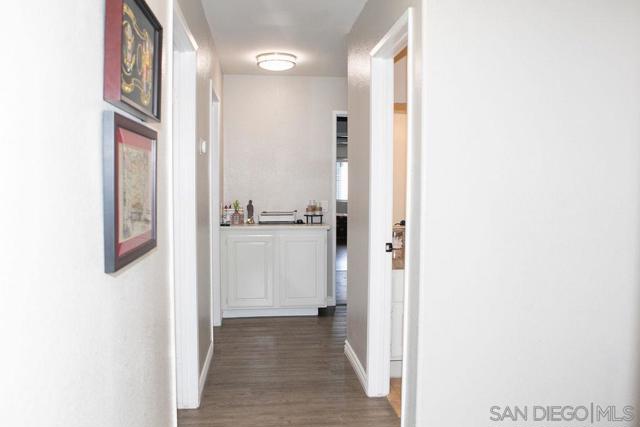 1419 Hummingbird Way, Hemet CA: https://media.crmls.org/mediaz/d795926b-a0fc-441b-8172-1fe5e56a0b12.jpg