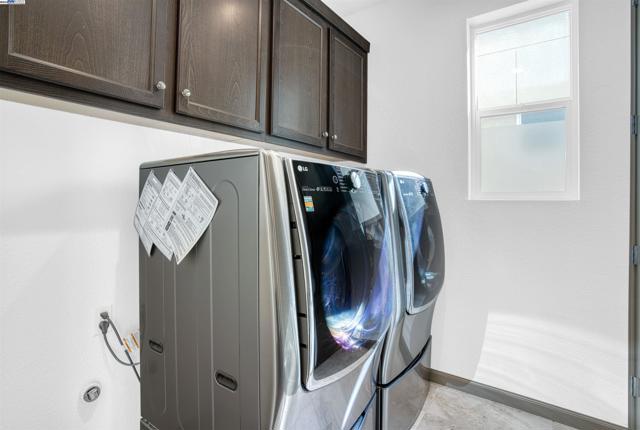 5792 Barley Rd, Dublin CA: https://media.crmls.org/mediaz/d795d5b7-a96f-47ea-8bff-efcc7560b470.jpg