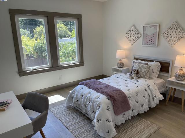 135 Morningside Drive, San Anselmo CA: https://media.crmls.org/mediaz/d7964024-b4f9-4fc3-813c-bfbd3062d4f8.jpg