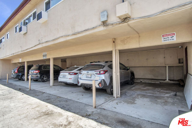 4600 Sawtelle Boulevard, Los Angeles CA: https://media.crmls.org/mediaz/d7969351-9981-4ec3-b33f-be829808c74b.jpg