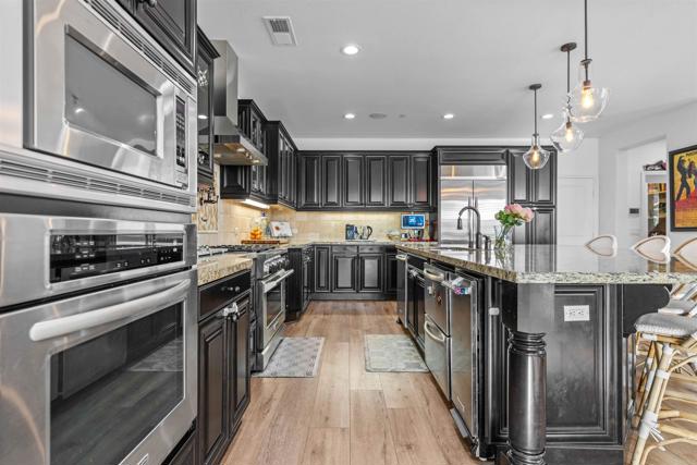 Detail Gallery Image 10 of 48 For 3032 Natureview Ct, Chula Vista,  CA 91914 - 6 Beds | 5/1 Baths