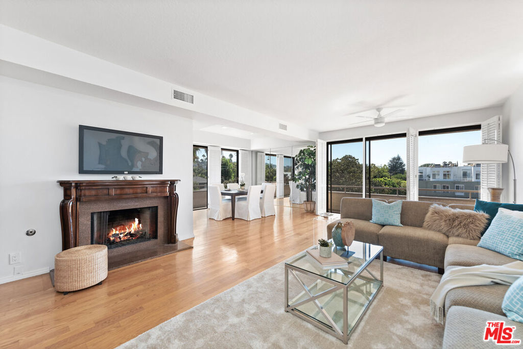 12152 Moorpark Street 302, Studio City, CA 91604