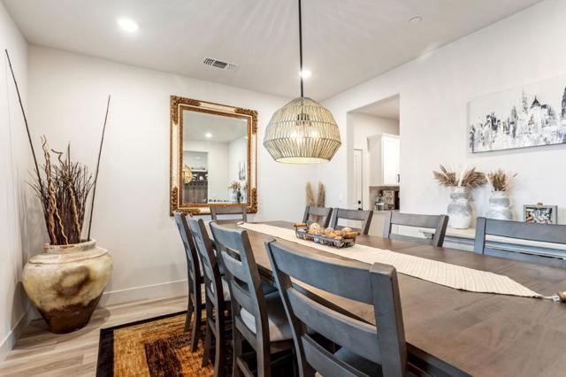 172 Vienna Way, Hollister CA: https://media.crmls.org/mediaz/d79880fd-9599-463f-bf35-7c98afd6ff94.jpg