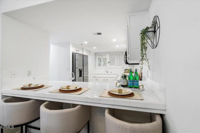 Detail Gallery Image 12 of 50 For 961 E California Bld #109,  Pasadena,  CA 91106 - 2 Beds | 2/1 Baths