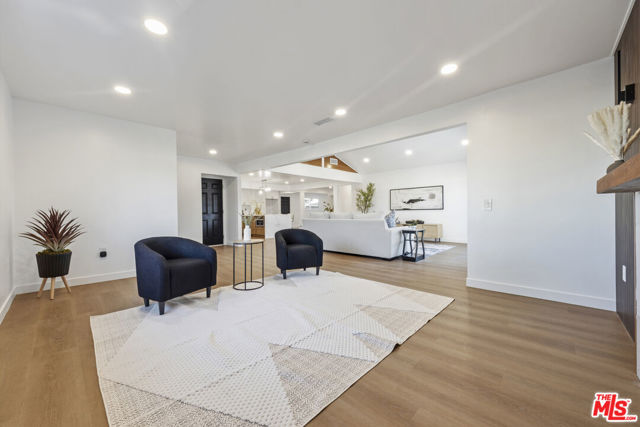 Image 31 of 70 For 19203 Galway Avenue