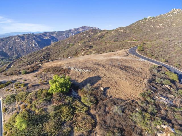 18010 Sunset Point Road, Poway CA: https://media.crmls.org/mediaz/d7999e0a-7a29-449e-bb94-3c6bd1db98dd.jpg