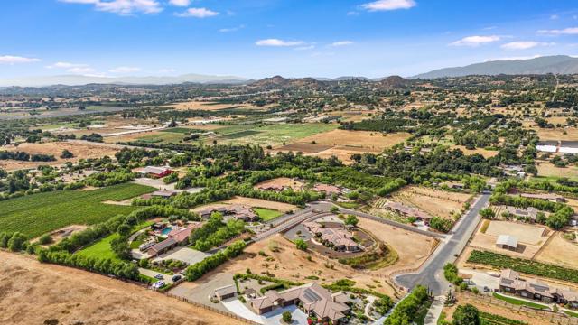 Image 29 of 36 For 30823 Hilltop View Ct