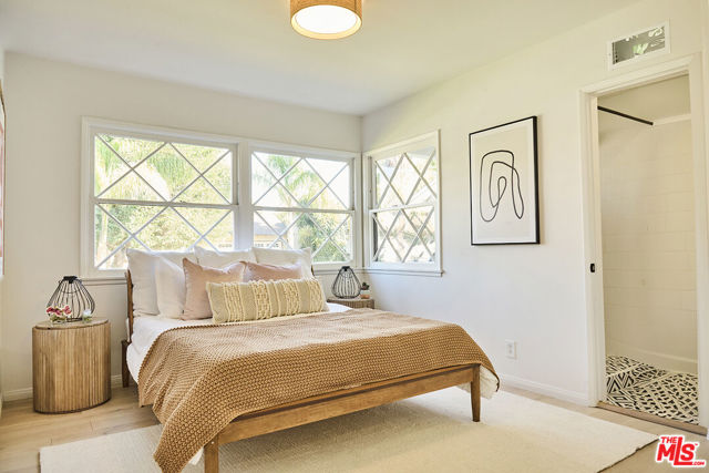 8531 Norwich Avenue, North Hills CA: https://media.crmls.org/mediaz/d799e64e-3173-4d8f-9f2a-ba4e92b41ff7.jpg