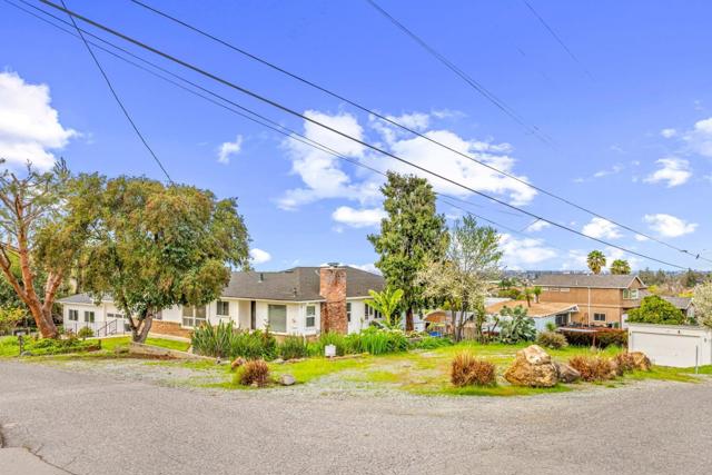 2363 Pleasant Acres Drive, San Jose CA: https://media.crmls.org/mediaz/d79ac6c3-2b2d-425f-b380-cc06c92f574a.jpg