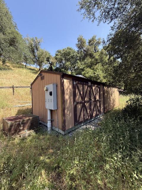 10900 Watsonville Road, Gilroy CA: https://media.crmls.org/mediaz/d79b6a87-4045-4ead-9d21-0f9e28ee639c.jpg