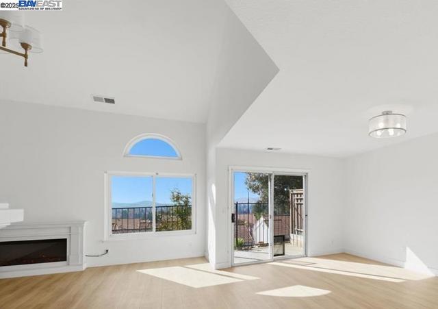 4345 Conejo Dr, Danville CA: https://media.crmls.org/mediaz/d79bead8-0da7-48ce-8b00-06b7c8dd50c6.jpg