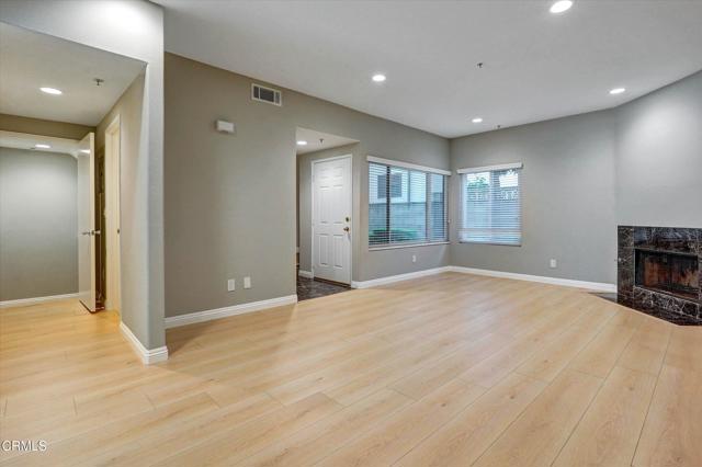 Detail Gallery Image 7 of 43 For 719 E Tujunga #B,  Burbank,  CA 91501 - 3 Beds | 2/1 Baths