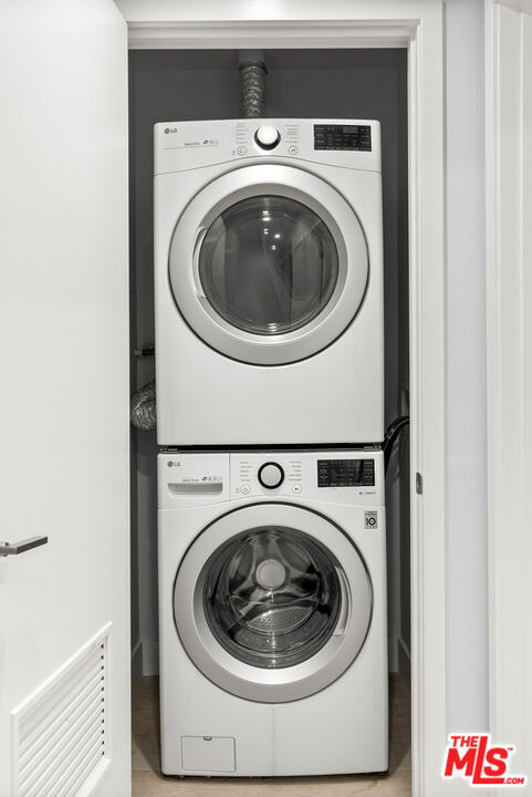 5955 Saturn Street, Los Angeles CA: https://media.crmls.org/mediaz/d79c6710-24f5-46c2-bad4-3df70d9dca35.jpg