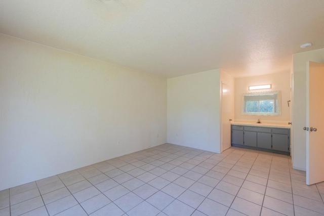 720 Clearview Drive, Hollister CA: https://media.crmls.org/mediaz/d79c83a7-6054-409f-98bf-1421beb192a9.jpg