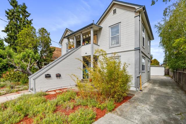 129 Sunnyside Avenue, Santa Cruz CA: https://media.crmls.org/mediaz/d79d1427-6969-4fe3-a4ab-2d567d79609b.jpg